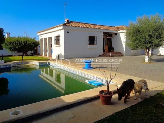 Chalet en venta en Chiclana de la Frontera, Las Lagunas Campano