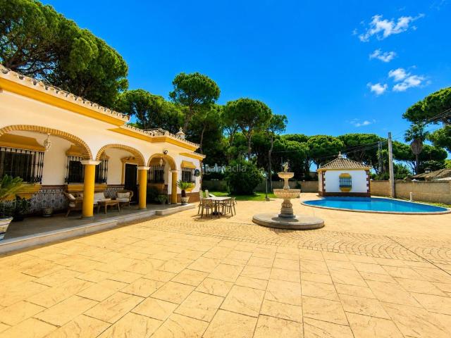 Chalet en venta en Chiclana de la Frontera, Las Lagunas Campano. CHALET EN LA RANA VERDE. Chalets Chiclana de la.