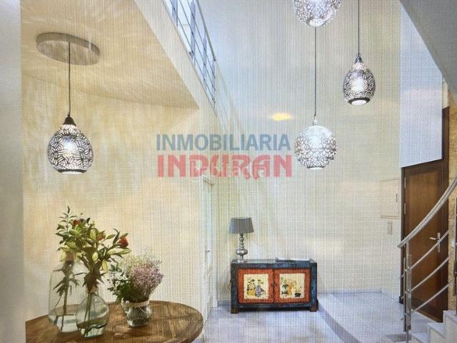 Chalet en venta en Chiclana de la Frontera, Novo Sancti Petri. Exclusivo chalet independiente en Novo Sancti Petri. Vistas al golf, piscina de agua salada y 5 habitaciones a un paso de La Barro.