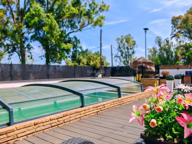 Chalet en venta en Chiclana de la Frontera, Pelagatos Pago del Humo. Oportunidad única chalet con piscina, sala de juegos y habitación independiente para invitados. Chalets Chiclana de la.