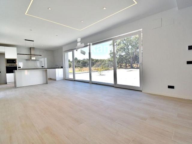 Chalet en venta en Chiloeches. Vivienda independiente de nueva construcción con máxima eficiencia energética en Medina Azahara. Chalets.