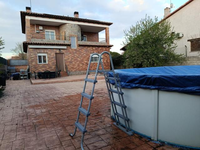 Chalet en venta en Chiloeches. Oportunidad única en Chiloeches. Chalets.