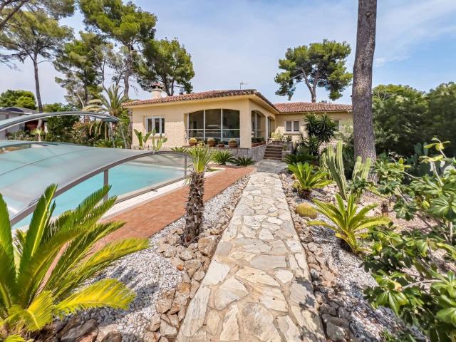 Chalet en venta en Chiva
