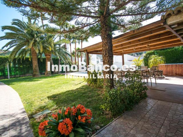 Chalet en venta en Chiva, Sierra Perenchiza Cumbres de Calicanto Sto Domingo. Magnifico Chalet, para entrar a vivir. Chalets.