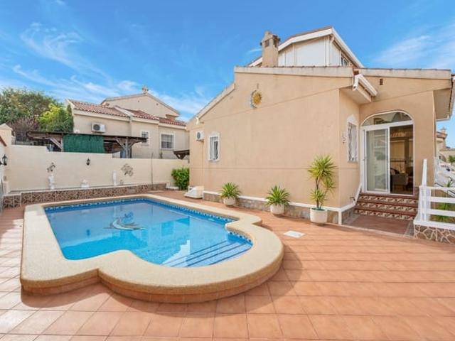 Chalet en venta en Benimar, Alicante Costa Blanca