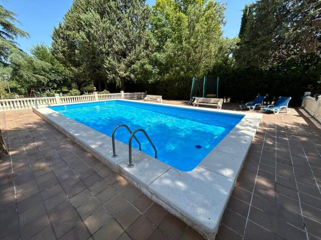 Chalet en venta en Ciudad Real, Ciudad Jardín. Se vende chalet en Carretera de Piedrabuena termino de Alcolea de Calatrava. Chalets Ciudad.
