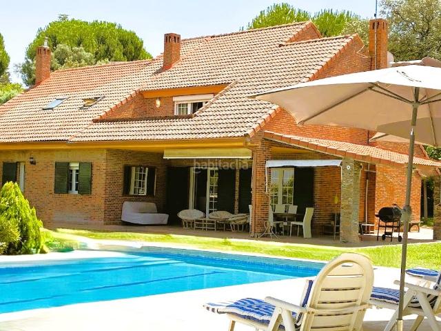 Chalet en venta en Ciudalcampo. Casa en venta en Ciudalcampo. Chalets.