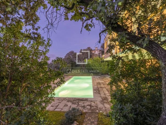 Chalet en venta en Ciudalcampo. Exclusiva villa independiente de lujo con vistas panorámicas a la Sierra de Madrid en venta en Ciudalcampo. Chalets.