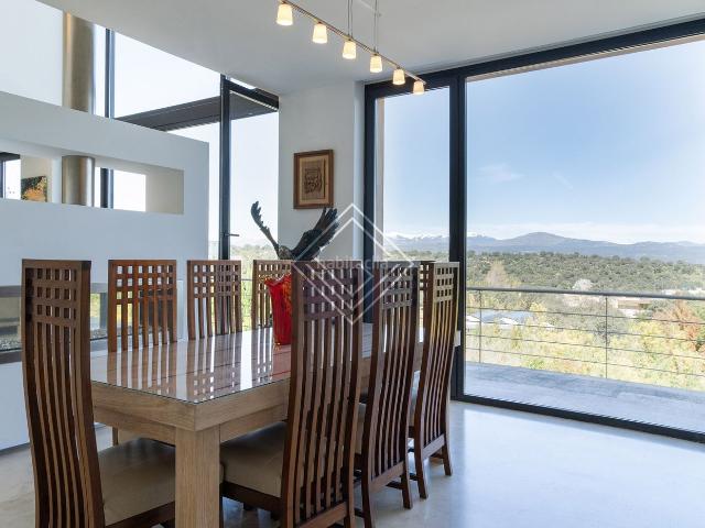 Chalet en venta en Ciudalcampo. Exclusiva vivienda en Ciudalcampo. Chalets.