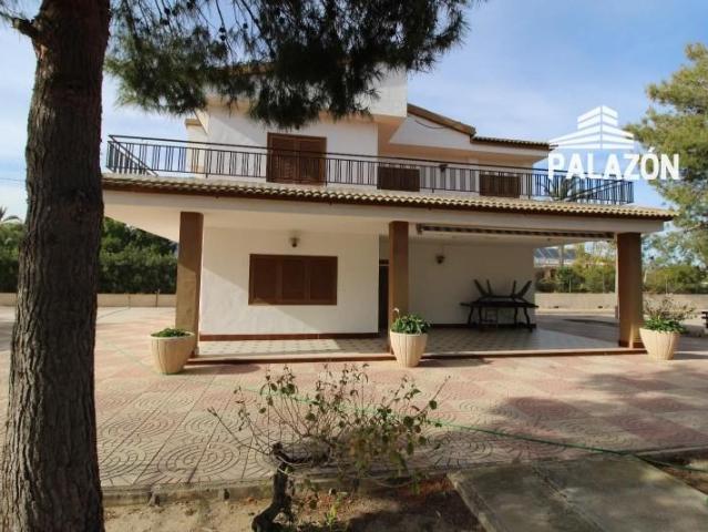 Chalet en venta en Crevillent