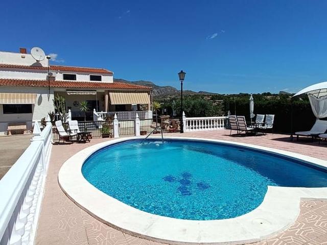 Chalet en venta en Crevillente / Crevillent, Alicante