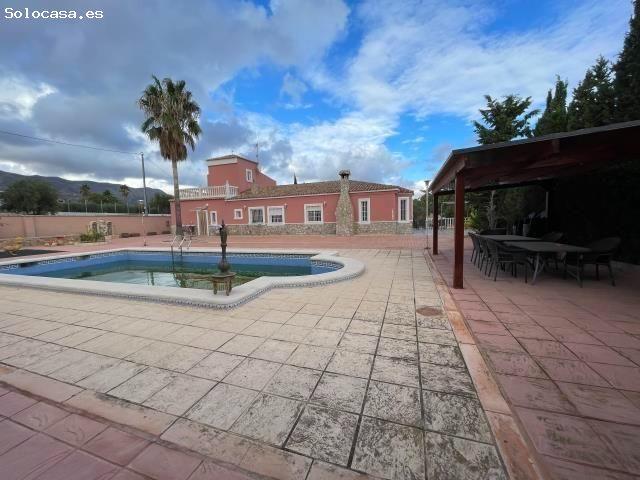 Chalet en Venta en Crevillente, Alicante