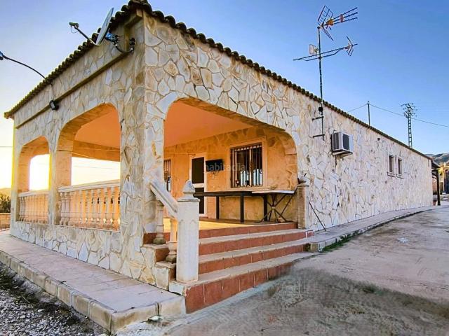 Chalet en venta en Crevillente. OPORTUNIDAD ÚNICA! VENTA DE PRECIOSO CHALET EN CREVILLENT. Chalets.