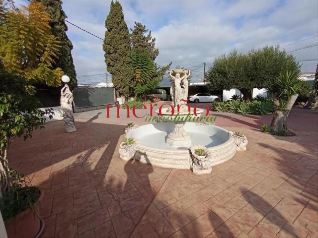 Chalet en venta en Crevillente. RECINTO DE CASAS Y NAVES BOCH. Chalets.