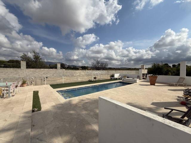 Chalet en venta en Crevillente. Venta de chalet unifamiliar independiente en Crevillent. Chalets.