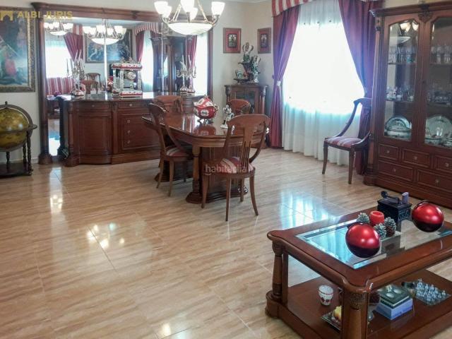 Chalet en venta en Crevillente. Villa en una gran parcela cerca de Crevillente Alicante. Chalets.