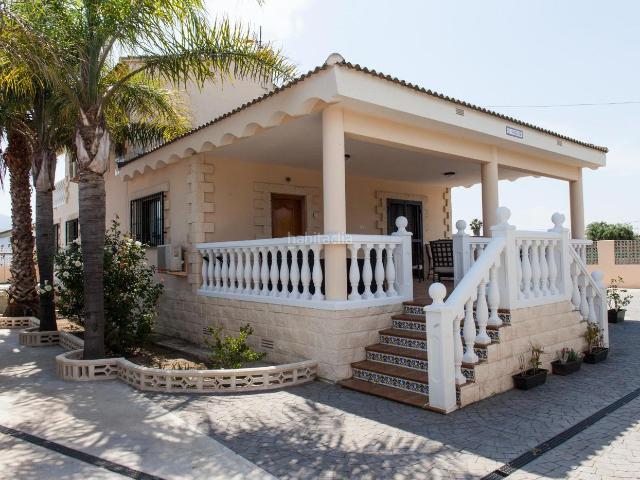 Chalet en venta en Cullera, El Marenyet. Chalet con piscina en el Brosquil de Cullera !. Chalets.