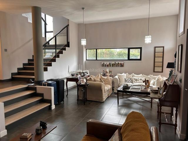 Chalet en venta en Culleredo, Centro de Culleredo. VENTA CHALET A HERMIDA, CULLEREDO. Chalets.
