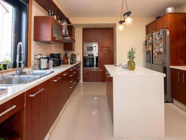 Chalet en venta en Culleredo, Portádego Vilaboa Norte. Chalé de grandes espacios y calidades, con vistas espectaculares al mar. Chalets.