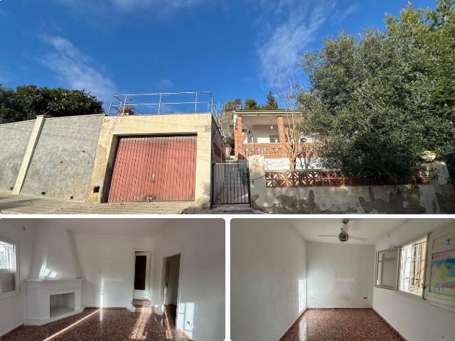 Chalet en venta en Cunit, Costa Cunit Els Jardins Els Rosers Costa Dorada. Solvia Inmobiliaria Chalet independiente Cunit. Chalets.