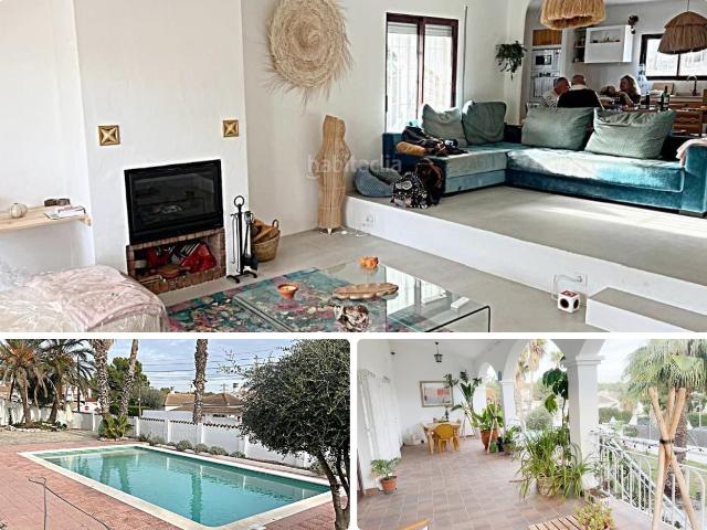 Chalet en venta en Cunit, Cunit Residencial Costa Dorada. CHALET EN VENTA EN CALLE ANDORRA. Chalets.