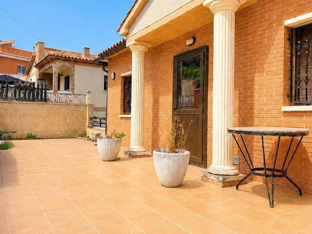 Chalet en venta en Cunit, de 160 m² 6 habitaciones por 339.999