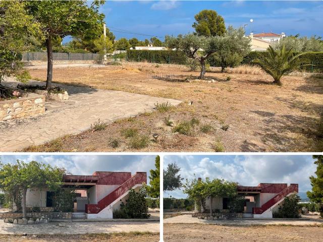Chalet en venta en Ametlla de Mar L´, Calafat Costa Dorada. Chalet con doble parcela en Calafat. Chalets Ametlla de Mar.