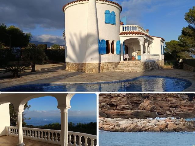 Chalet en venta en Ametlla de Mar L´, Calafat Costa Dorada. Fántastica casa de estilo catalan en 1ª línea de mar con vistas increibles en Calafat, LAmetlla de Mar Con licencia turística. Chalets.