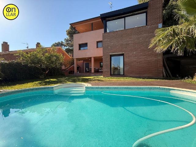Chalet en venta en Ametlla del Vallès, l´, de 216 m² 5 habitaciones por 475.000