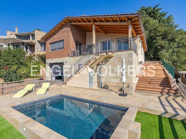 Chalet en venta en Ametlla del Vallès, l´, de 240 m² 4 habitaciones por 465.000