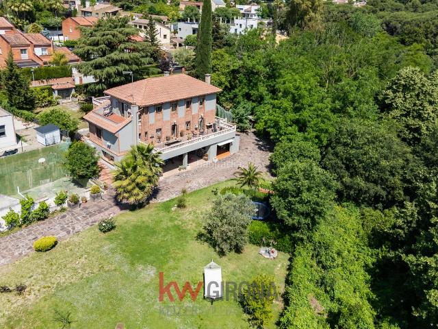 Chalet en venta en Ametlla del Vallès L´. Exclusiva residencia con alto atractivo patrimonial. Chalets Ametlla del Vallès.