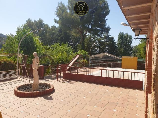 Chalet en venta en Andújar. Chalet en venta en Villares Los, 4 dormitorios. Chalets.