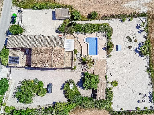 Chalet en venta en Abanilla. Espectacular villa en El Canton. Chalets.