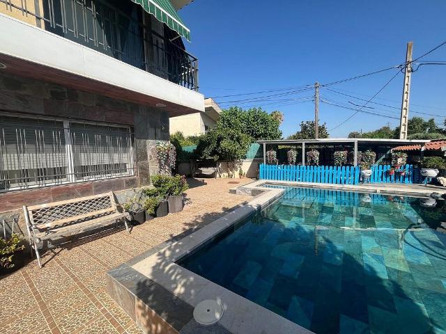 Chalet en venta en Abrera, de 190 m² 4 habitaciones por 449.000