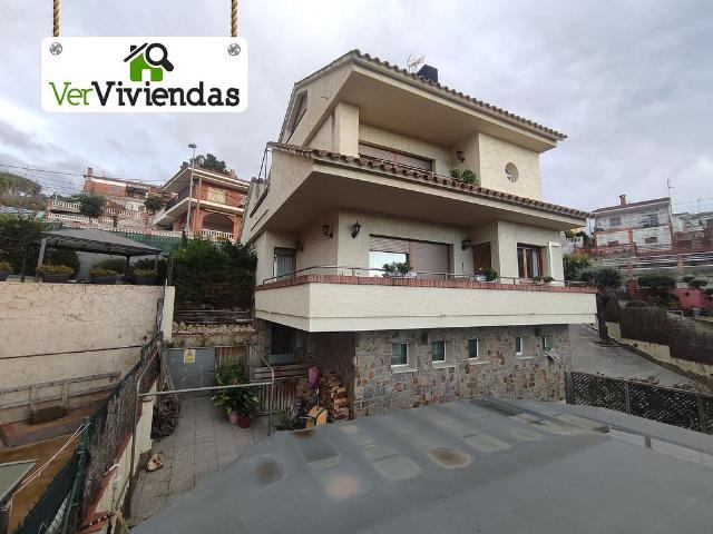 Chalet en venta en Abrera, de 249 m² 5 habitaciones por 470.000