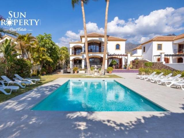Chalet en venta en Adeje, Costa Adeje