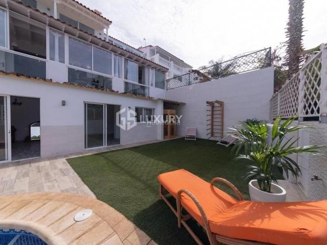 Chalet en venta en Adeje, Torviscas Centro y Alto. Chalet en venta en San Eugenio Alto. Chalets.