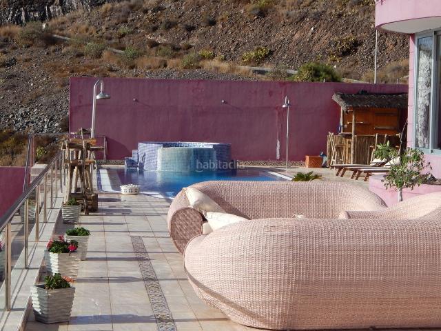 Chalet en venta en Adeje, Torviscas Centro y Alto. Chalets.