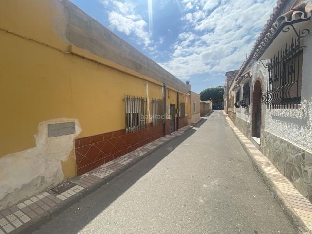 Chalet en venta en Adra. Chalets.