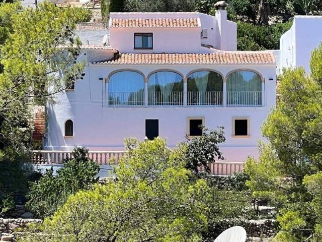 Chalet en venta en Adsubia Amplio chalet&amp nbsp con aparta. 290m² Jávea Xabia