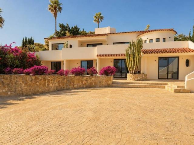 Chalet en venta en Adsubia Espectacular chalet de estilo med. 580m² Jávea Xabia