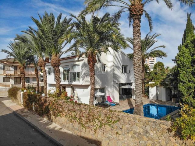 Chalet en venta en Águilas, Calarreona. Exclusiva villa con 5 dormitorios y piscina privada en Calarreona. Chalets.