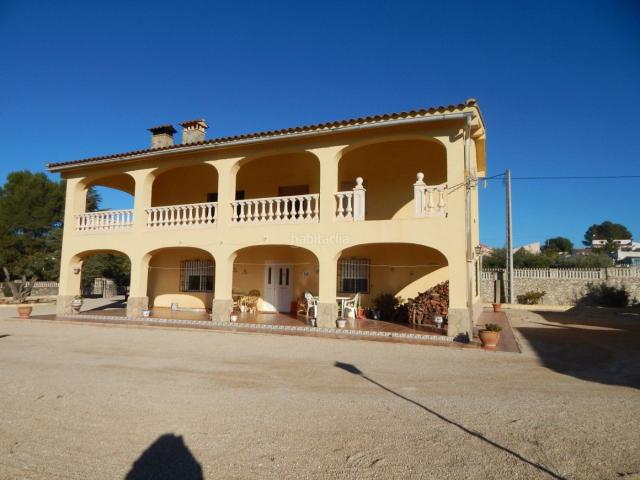 Chalet en venta en Agullent. AMPLIO CHALET EN VENTA AGULLENT. Chalets.