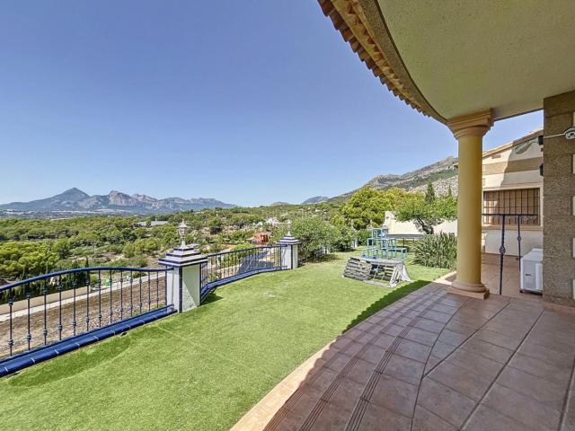 Chalet en venta en Altea, Altea Ciudad. Chalets.