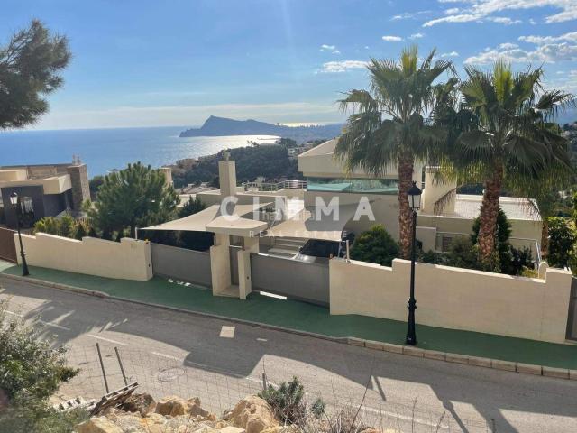 Chalet en venta en Altea, Altea Hills. Villa moderna y elegante en el complejo más prestigioso de la Costa Blanca. Chalets.