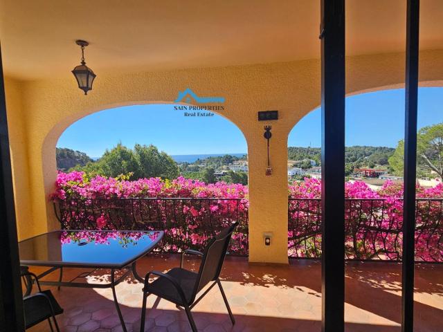 Chalet en venta en Altea, Altea la Vella. Espectacular villa mediterránea en Altea la Vella, con vistas al mar y piscina propia. Chalets.