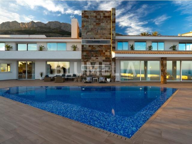 Chalet en venta en Altea, Altea la Vella. Villa de lujo con 7 dormitorios y vistas al mar en venta en Altea. Chalets.