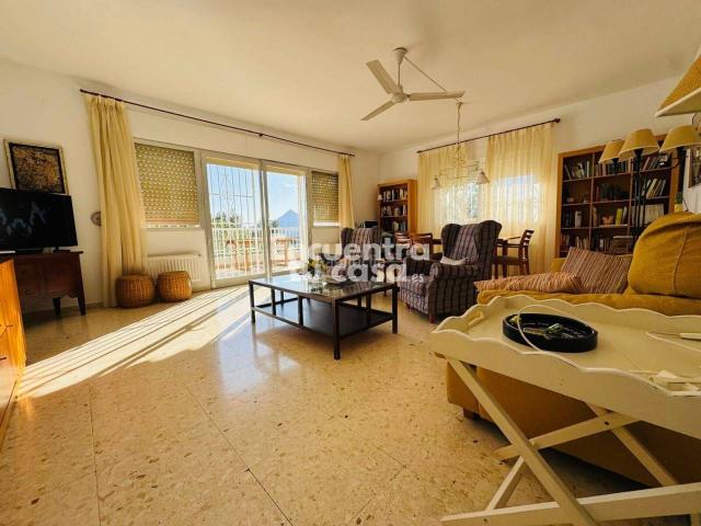 Chalet en venta en Altea, Altea la Vella. Villa independiente con dos viviendas, gran parcela y vistas al mar en Golf Altea Altea la Vella. Chalets.