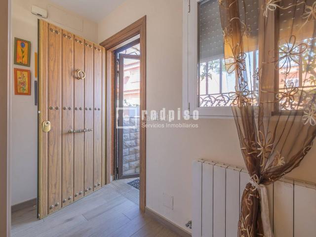 Chalet en venta en Álamo El. Chalet Adosado en venta en El Álamo. Chalets Álamo.