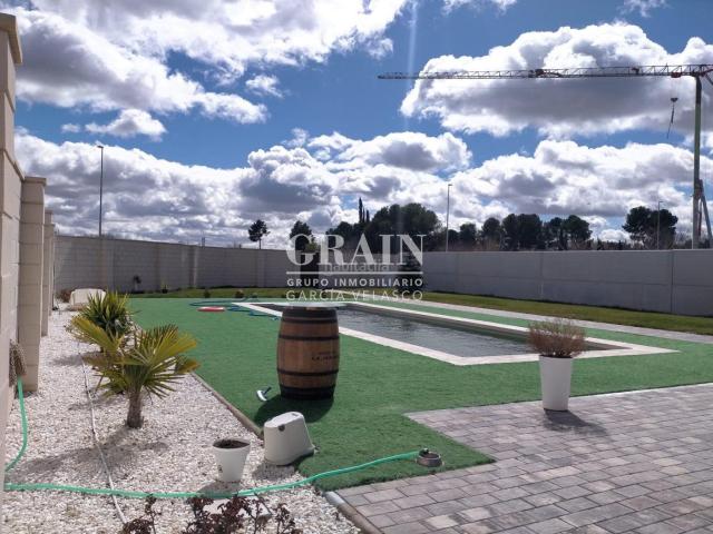 Chalet en venta en Albacete, Pedanías Extrarradio. Chalet en venta en Urb. Los Prados, 3 dormitorios. Chalets.